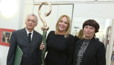 Cena Nadace VIZE 97 pro Alenu Hadravovou a Petra Hadravu